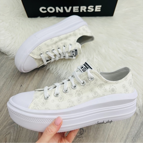 NWT Converse Chuck Taylor All Star Move Platform Low Women’s Shoes - Picture 1 of 6